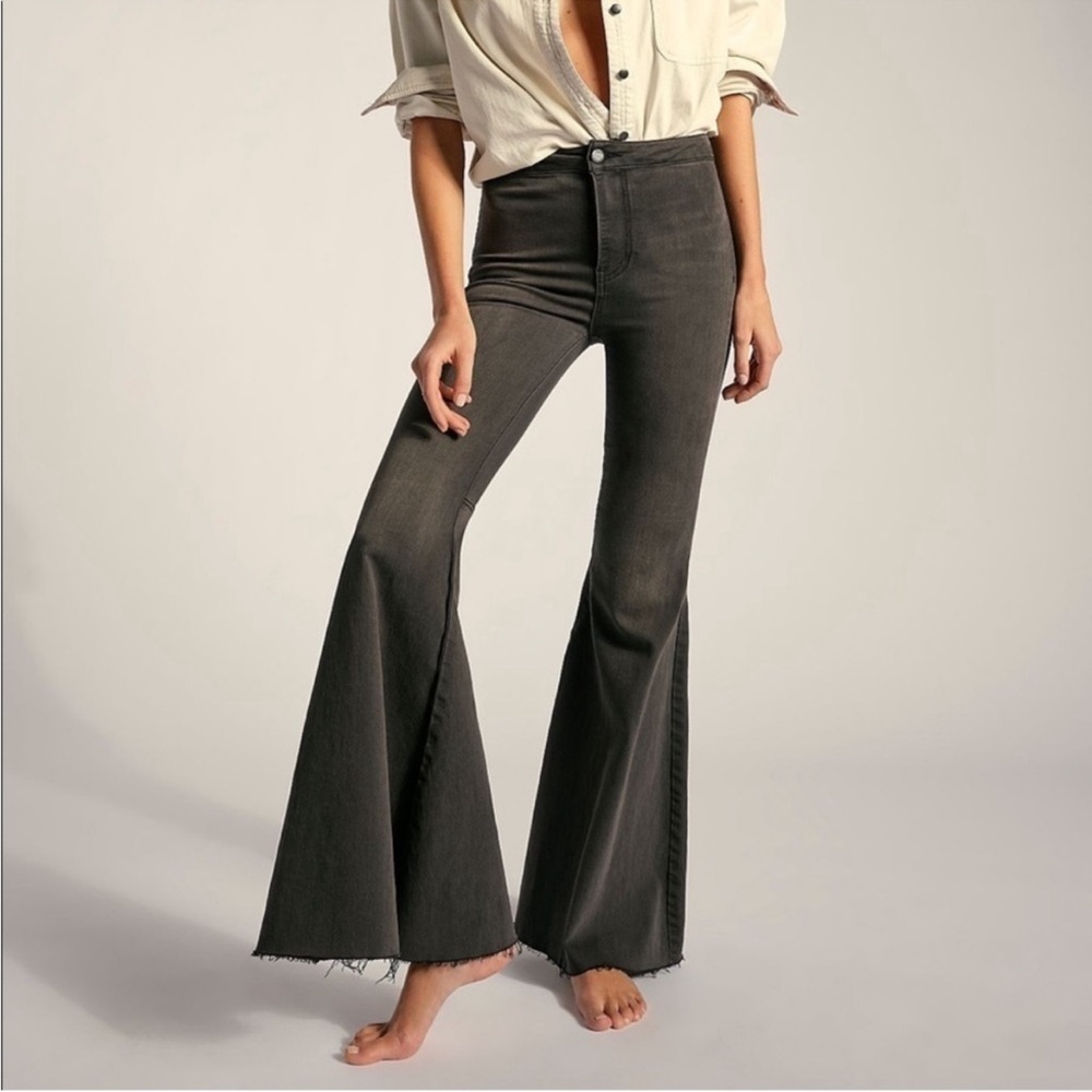 FREE PEOPLE Just Float On Ruffle Flare Jeans Wide Leg Bell Bottoms Gray Size 26